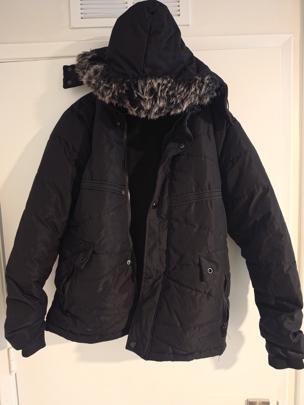 Men's Black Hooded Puffer Coat with Faux Fur Trim